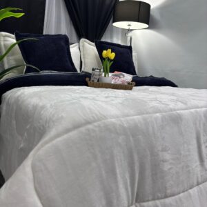 edredón piel de durazno con ovejero