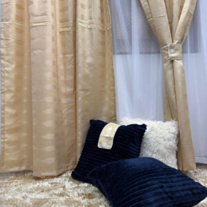 Cortina jacquard con velo en color beige
