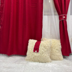 Cortina jacquard con velo en color rojo