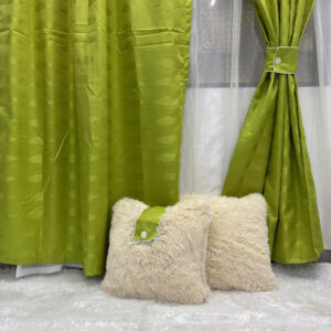 Cortina jacquard con velo en color verde