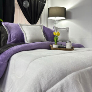 Edredón Berlín en tela piel de durazno con ovejero, ideal para brindar calidez, suavidad y estilo en tu habitación.