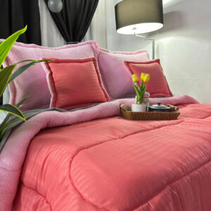 Edredón en tela poli-algodón con interior ovejero, suave, cálido y elegante para dormitorio.