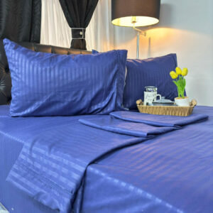 Juego de sábanas en poli-algodón, suaves, frescas y resistentes, perfectas para brindar confort y estilo a tu cama.