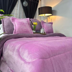 Edredón Berlín piel de durazno con ovejero, edredón térmico suave y abrigado para cama.