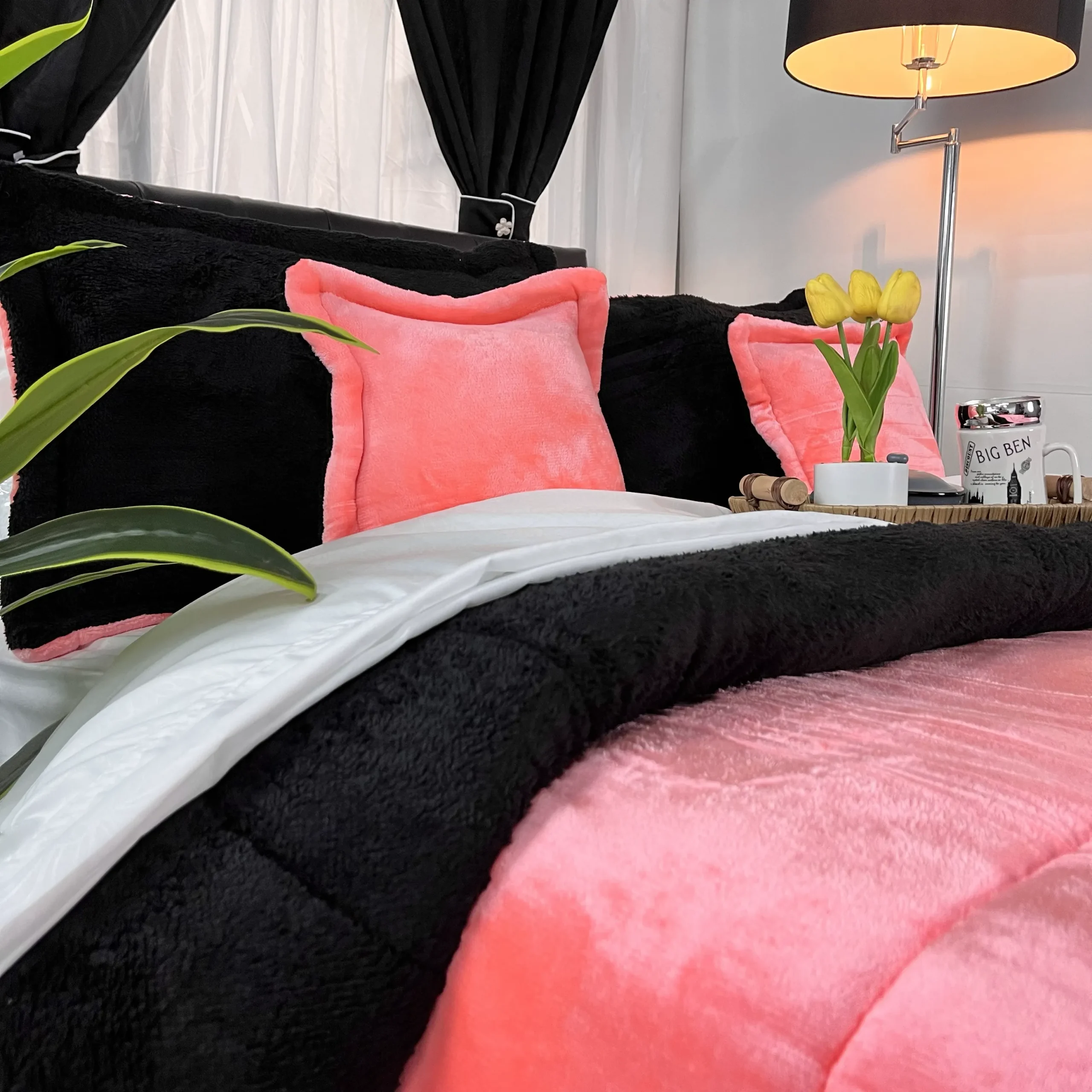 Edredón Berlín piel de durazno con ovejero, edredón térmico suave y abrigado para cama.