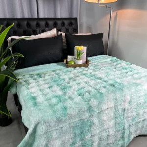 Cobija Felpa Tornasol suave y abrigada de pelo largo sobre cama doble para decoración del hogar